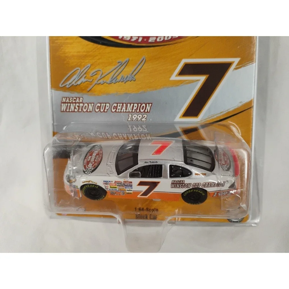 ALAN KULWICKI  #7 The Victory Lap Action Racing NASCAR Winston Cup 1992 Champion